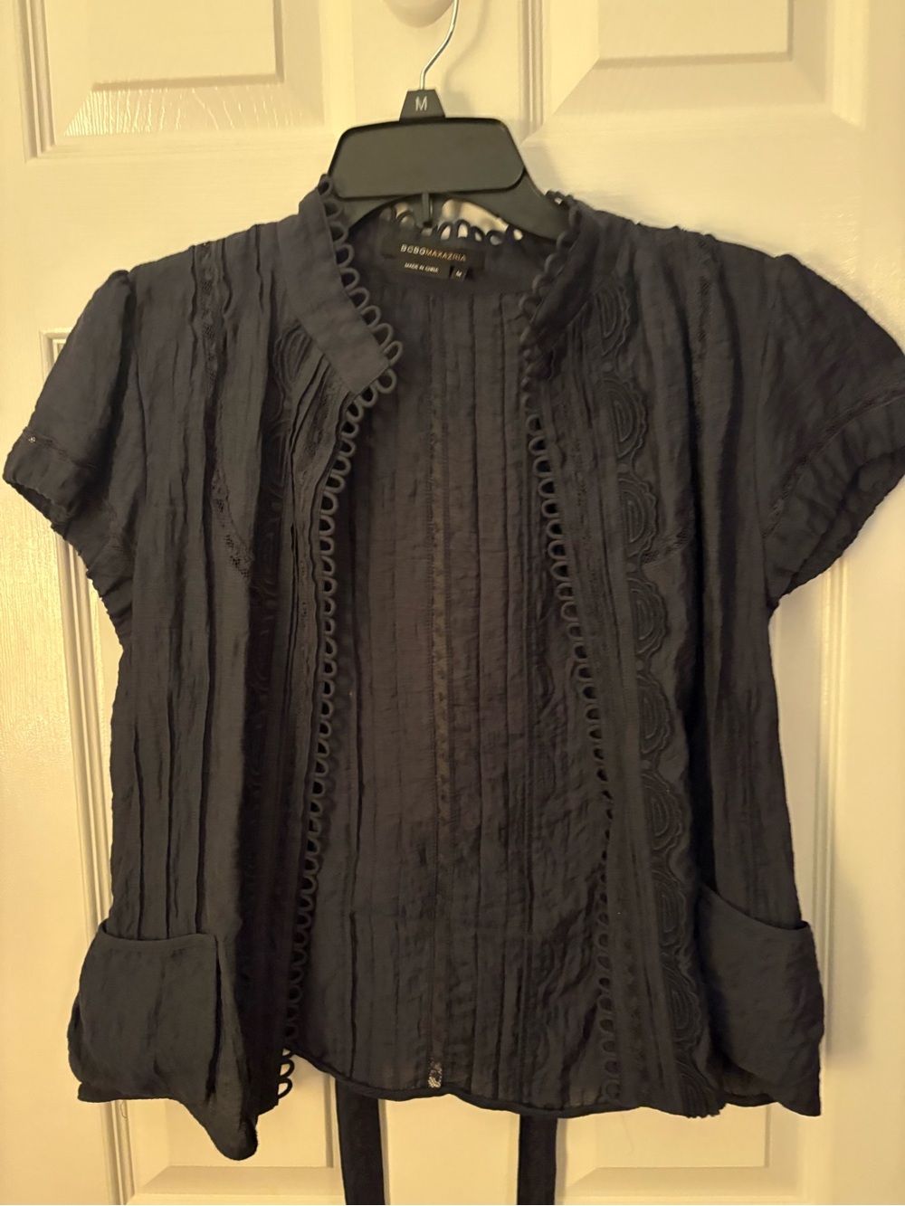 BCBGMaxAzria Black Short Puff-Sleeve Lace-Detail Blouse